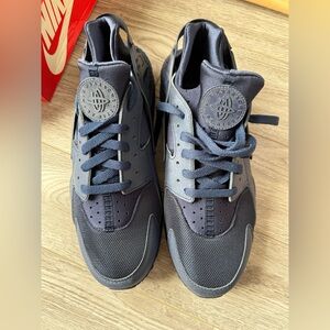 Nike Air Huarache Men's Navy Sneakers NWT - Size 13